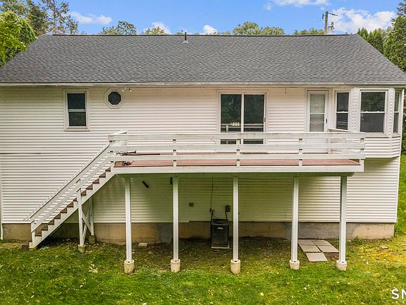 5th image of 63 Oakcrest Circle