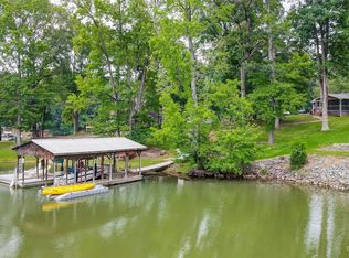 3739 Fox Valley Rd, Charlotte, NC 28278