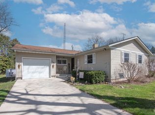 119 Homewood Dr, Genoa, IL 60135