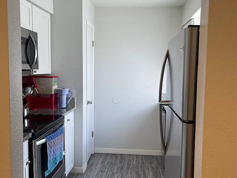 7210 N Manhattan Ave #621 — Photo 4