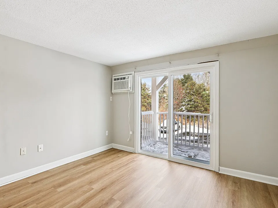 5-web-or-mls-135 Elm St 57-S0412-005