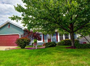 208 Fairfax Dr, McHenry, IL