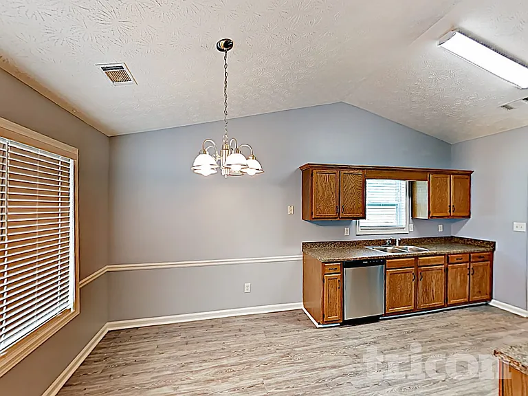105 Daileys Plantation Dr — Photo 8