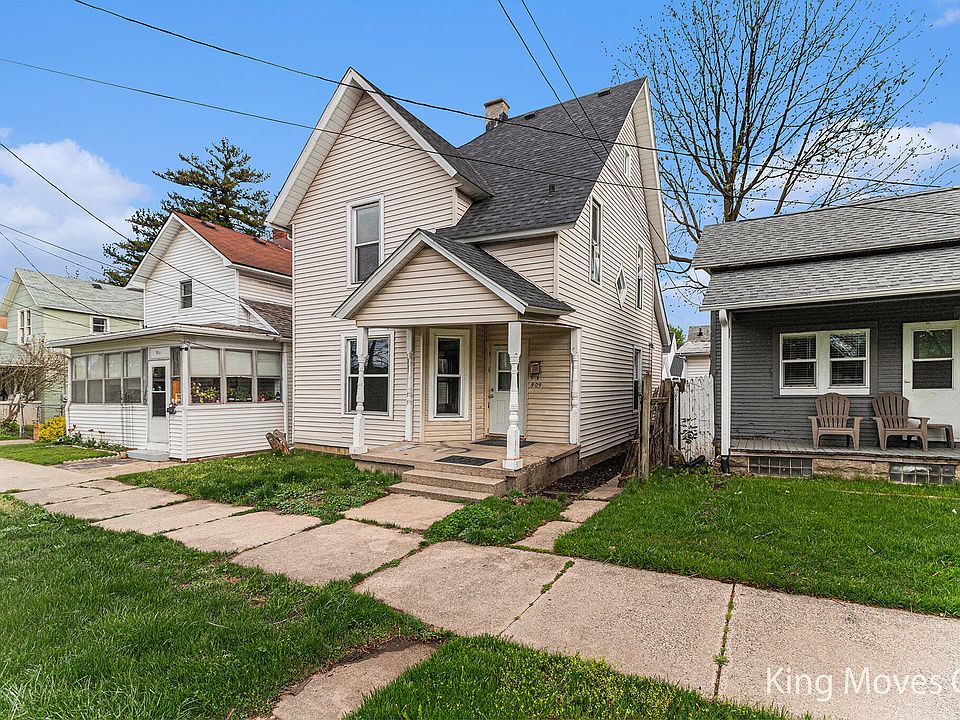 1st image of 909 2nd St NW