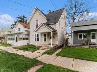 909 2nd St NW, Grand Rapids, MI 49504