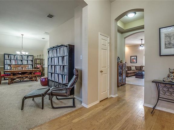 4th image of 3917 Strattford Dr