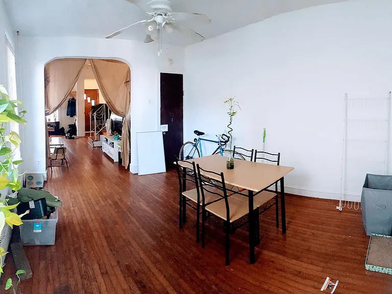1613 Fontain St — Photo 1