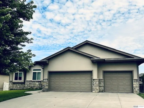 17220 Sage St, Omaha, NE 68136