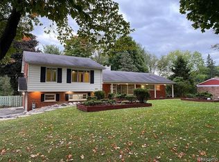 36047 Quakertown Ln, Farmington Hills, MI 48331