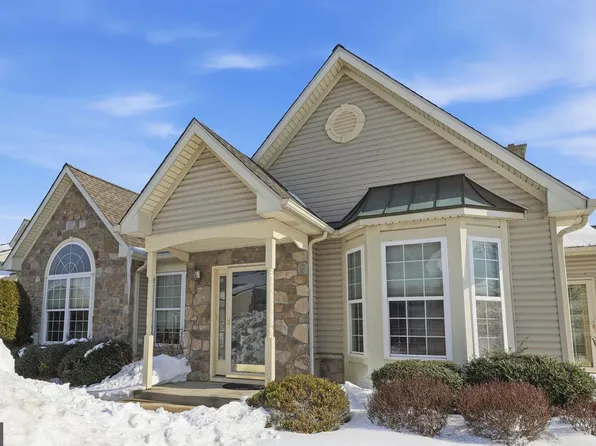 212 Shady Brook Dr #283, Langhorne, PA 19047