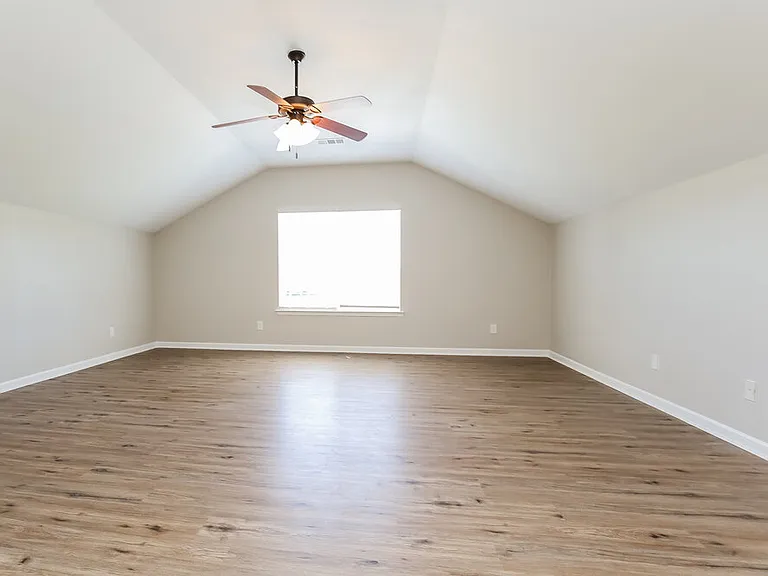 183 Lyndhurst Dr — Photo 9