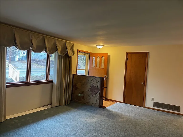 6121 Old William Penn Hwy — Photo 7