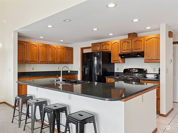 3rd image of 2031 Berry Street NE