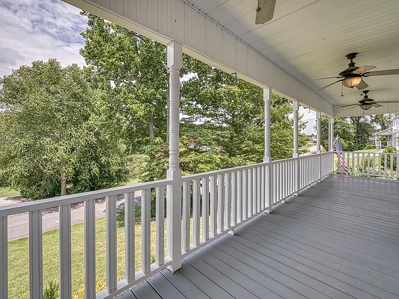 4th image of 1155 Hidden Valley Dr