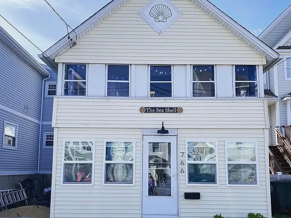 766 E Broadway, Milford, CT 06460