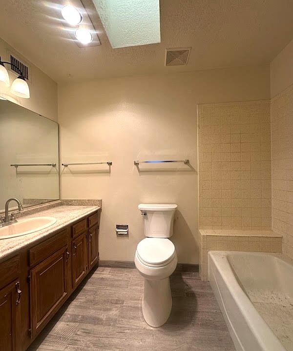 1st image of 2944 Los Amigos Ct