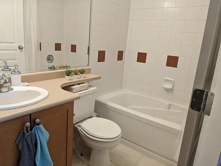 2375 Broadway W #19 — Photo 13