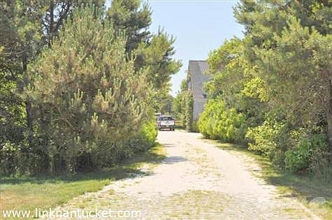 Drive Way for Apartment