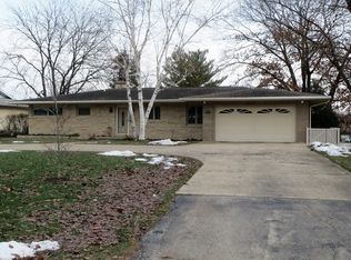 1416 Eustace Dr, Dixon, IL 61021