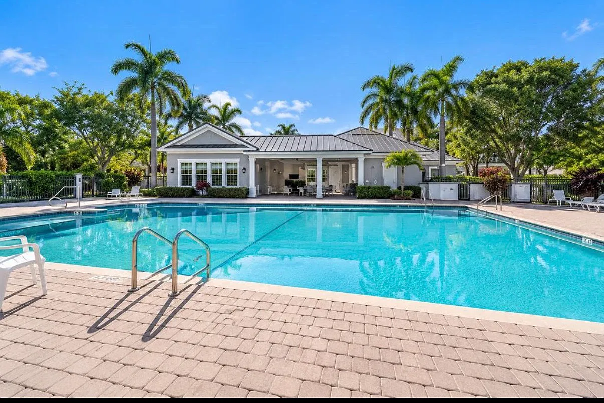3 bed, 2.5 bath, 1705 sqft, $2,950 — Photo 3
