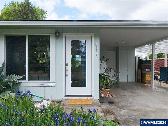 3rd image of 4925 SW Dakota Ave