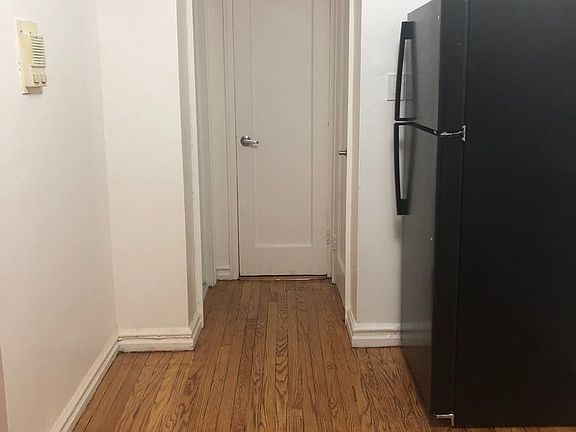 4th image of 4301 46th St APT 5L