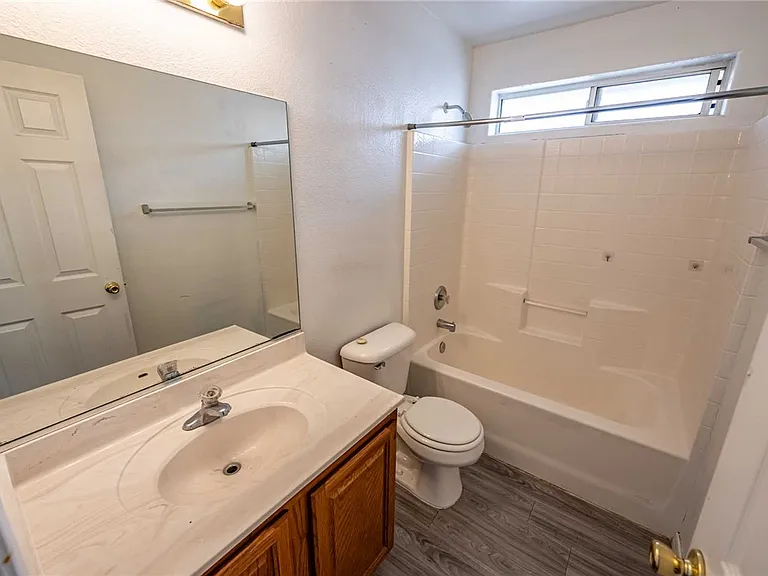 3422 Cypress St — Photo 6