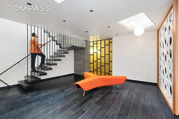 Rented by Compass | media 45