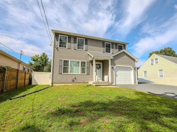 122 Ambrose St, Springfield, MA 01109