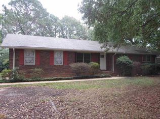 915 Cherokee Rd, Winterville, GA 30683