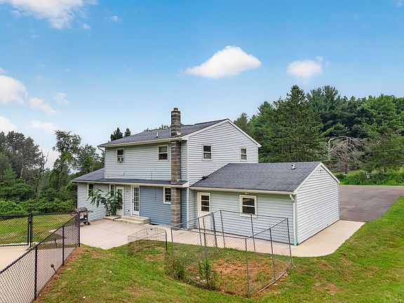 5th image of 910 McFadden Rd