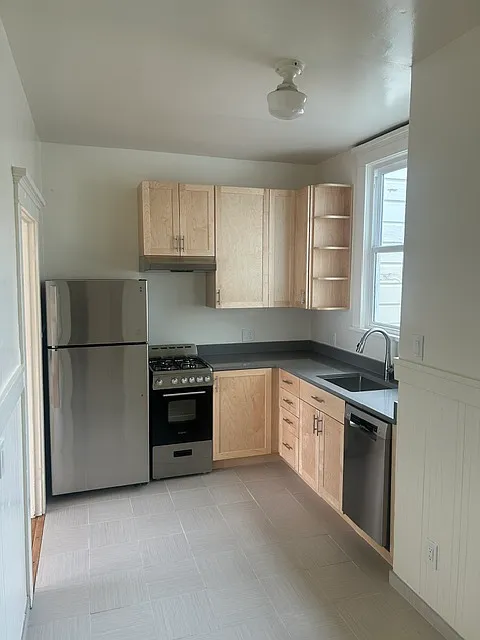 Studio, 400 sqft, $2,700 — Photo 1