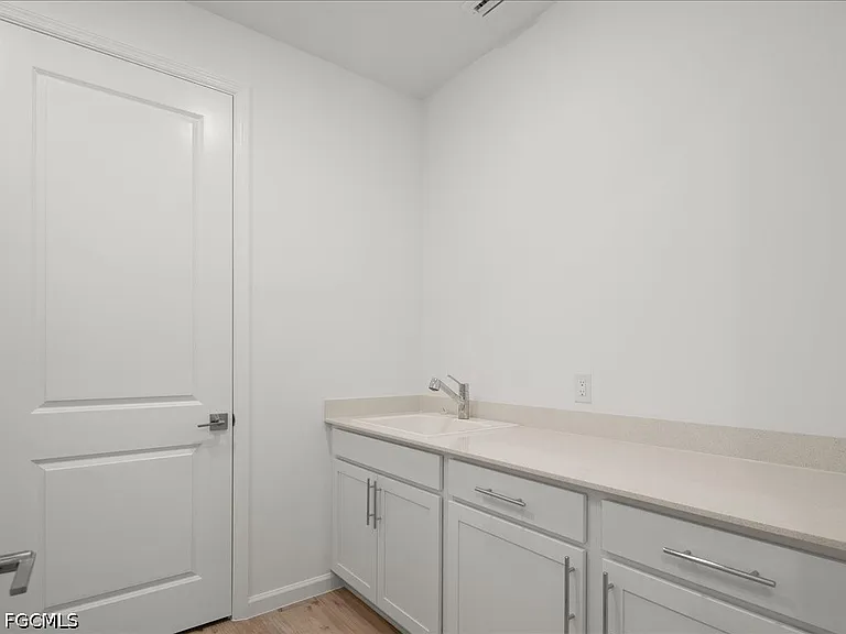 18262 Parksville Dr — Photo 32