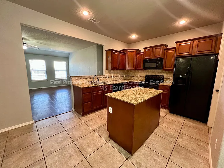 423 Ridge Point Dr — Photo 6