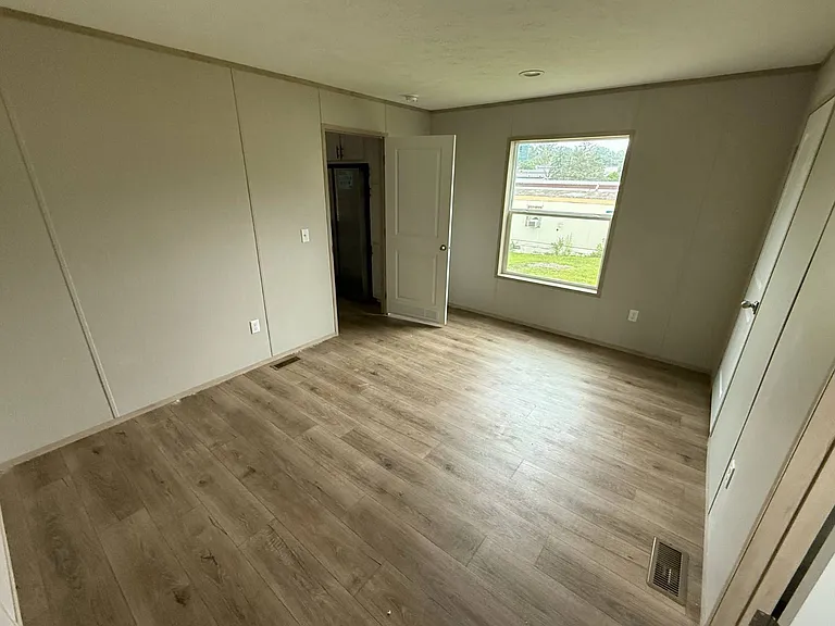 176 E Arlington Dr — Photo 3
