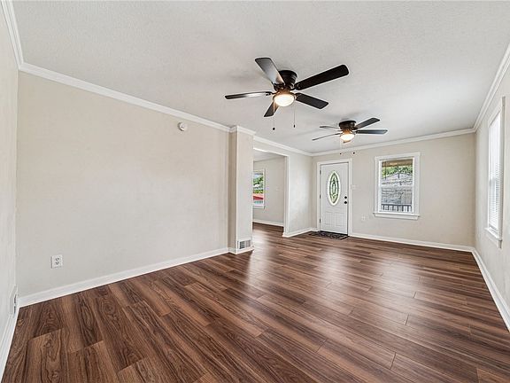5th image of 604 N 4th St