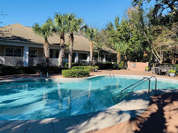 Regatta Community pool and clubhouse