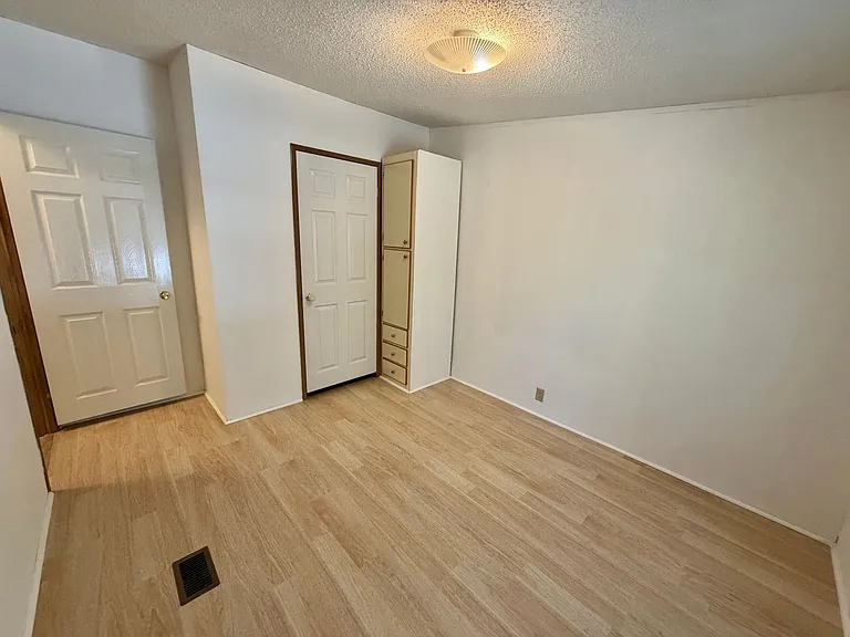 166 Smith Ln — Photo 12
