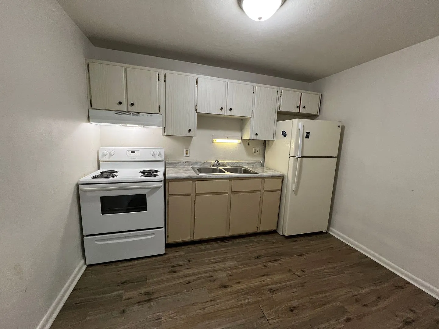 905 Neal Ave — Photo 4