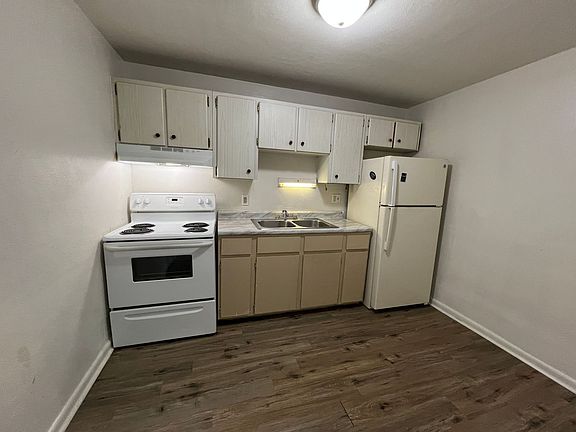 4th image of 905 Neal Ave APT 14