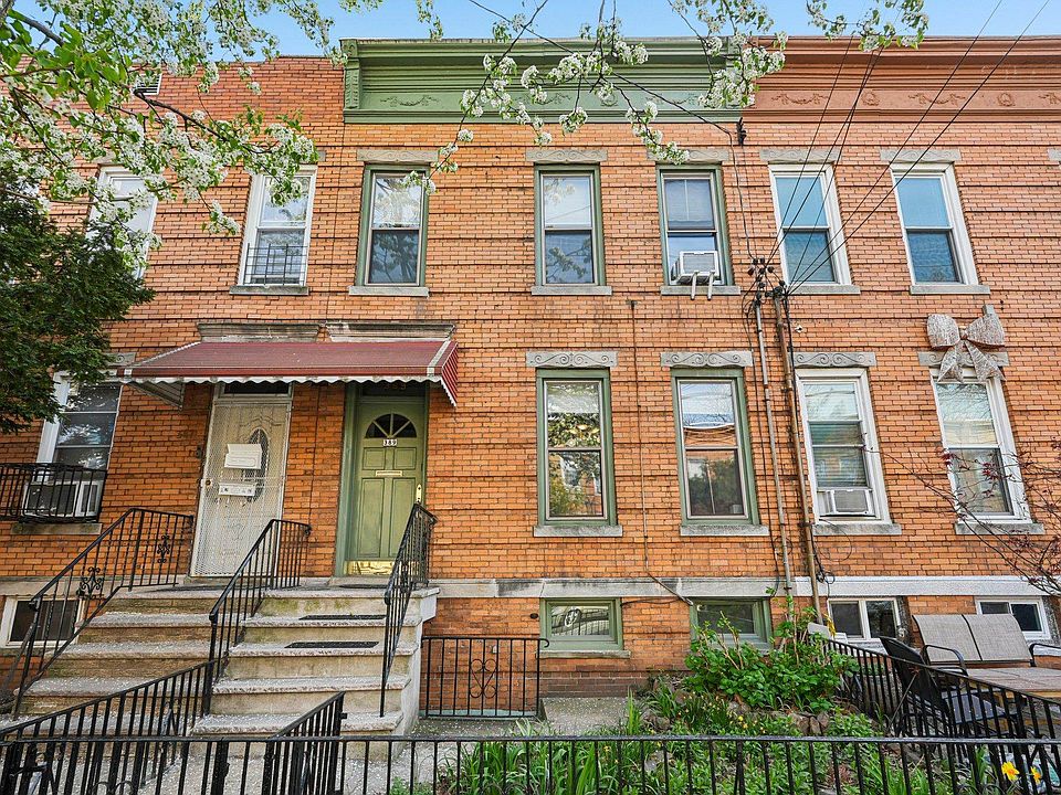 1st image of 389 Woodlawn Ave