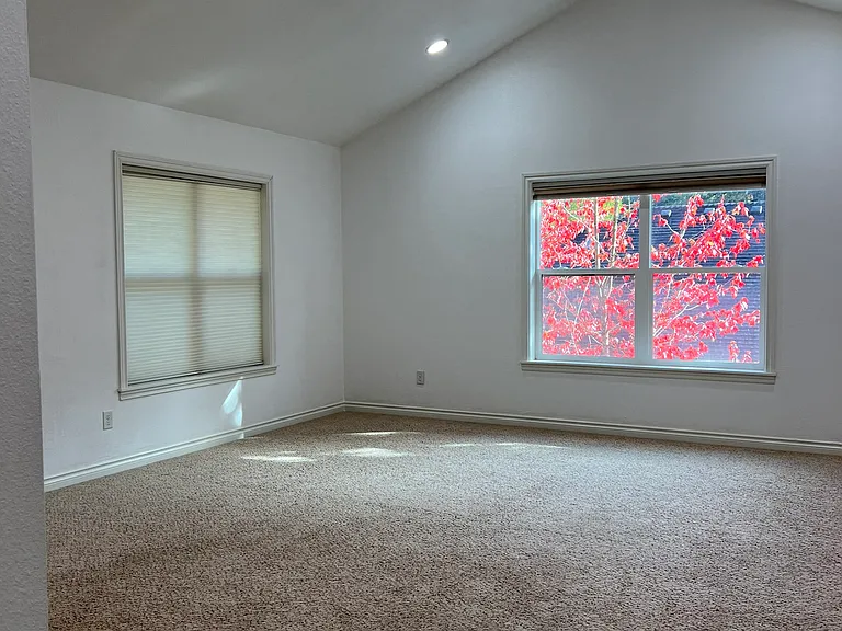 3377 Croisan Creek Rd S — Photo 16
