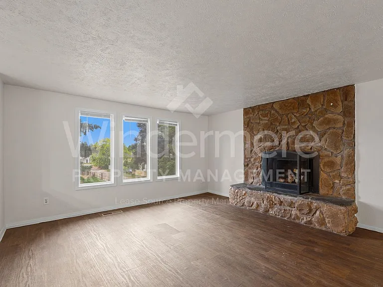 3828 E 7th Ave — Photo 6