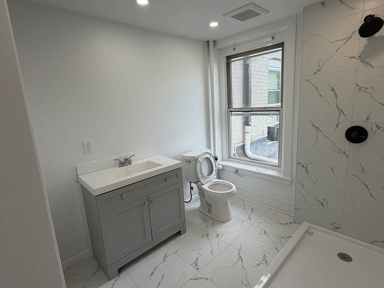 1 bed, 950 sqft, $2,250 — Photo 3