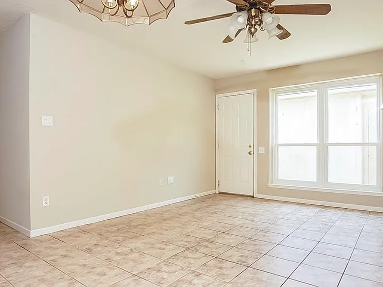 10650 Bexley Dr — Photo 9