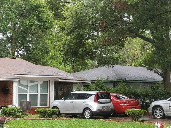 3rd image of 4806 College Park Dr