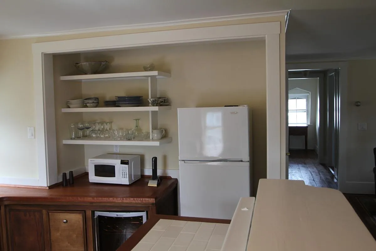 2 bed, 840 sqft, $2,700 — Photo 3