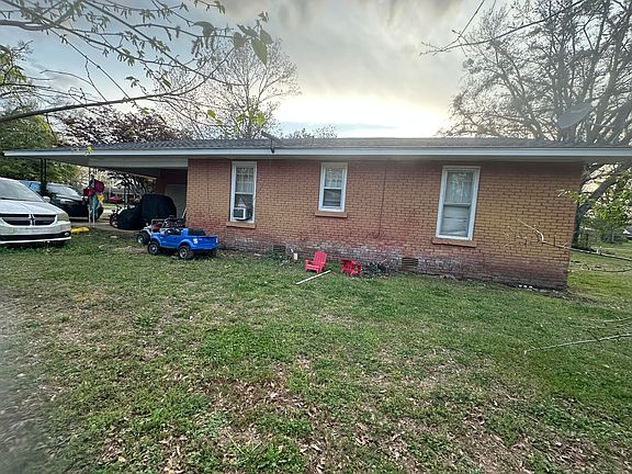 4th image of 685 Ridge Ave