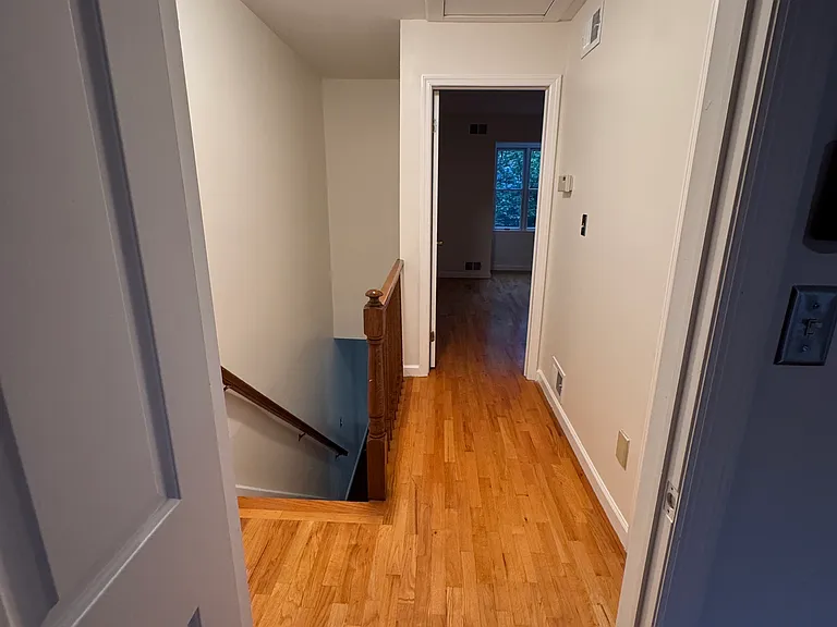 230 Washington Ave — Photo 8