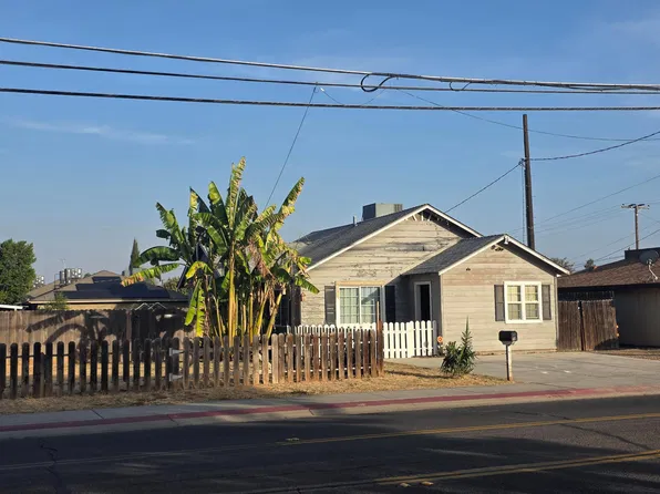 1122 Chinowth Street, Visalia, CA 93291